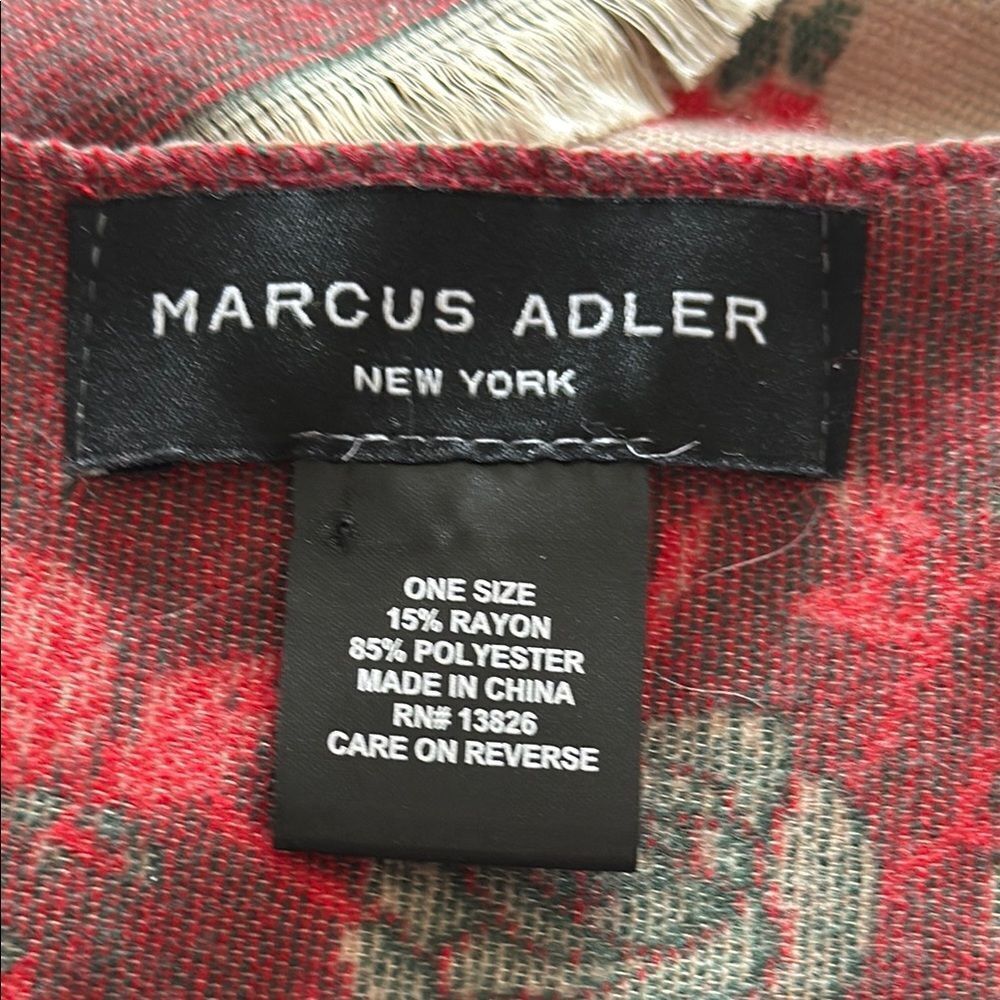 Marcus Adler wrap - Picture 4 of 4